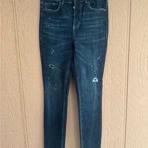 EUC Women’s Guess Distressed Paint Splatter Skinny Dark Jeans Size 29 Waist